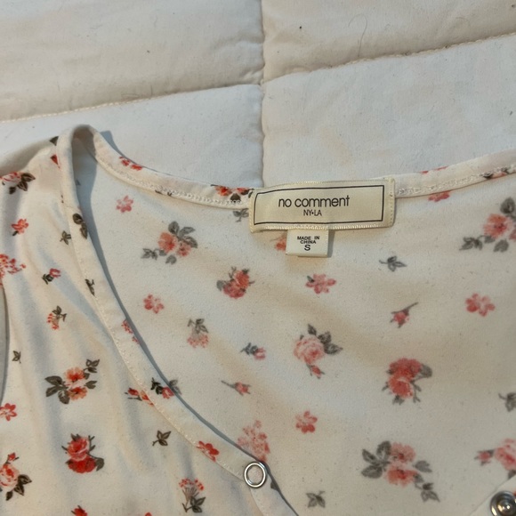 Flower shirt - Picture 2 of 2